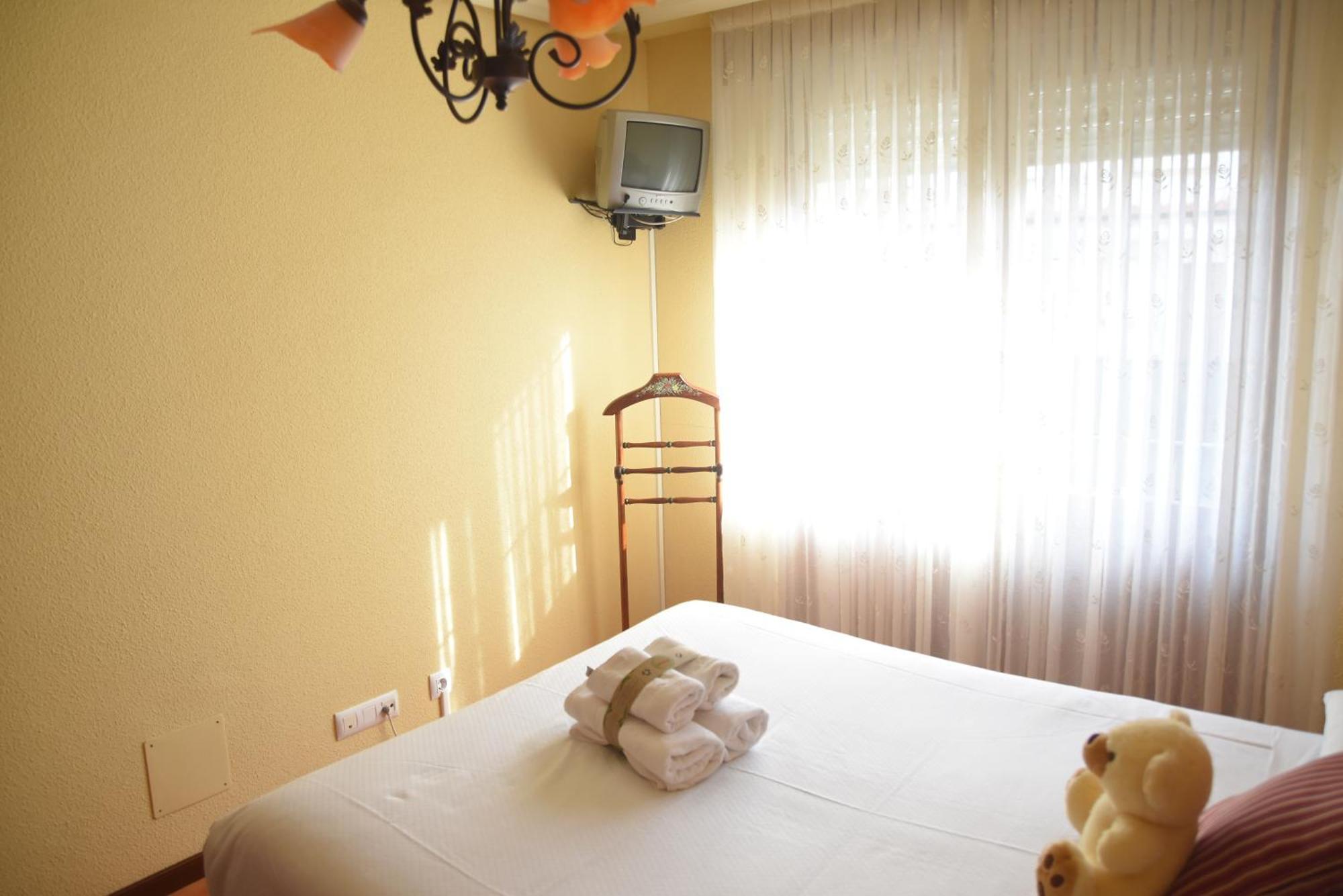 Chalet En Urbanizacion Con Piscina Argonos Ngoại thất bức ảnh